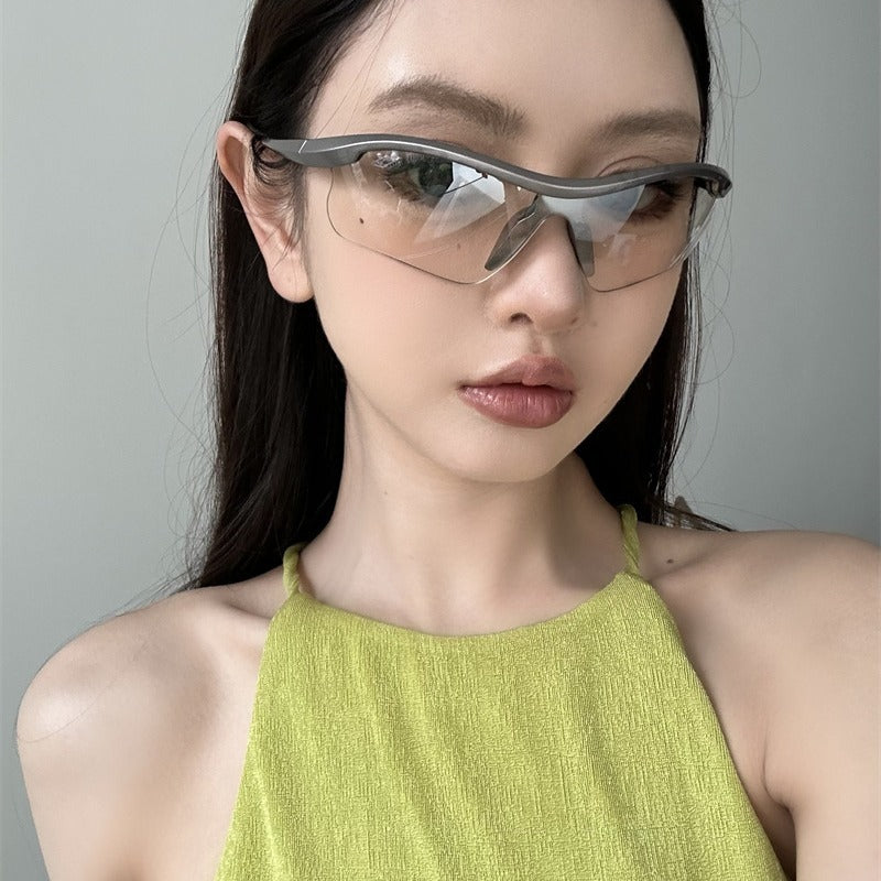 Future Technology Sense Wind Hot Girl Riding Super Light Sun Glasses