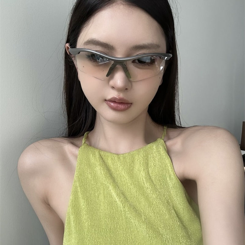 Future Technology Sense Wind Hot Girl Riding Super Light Sun Glasses