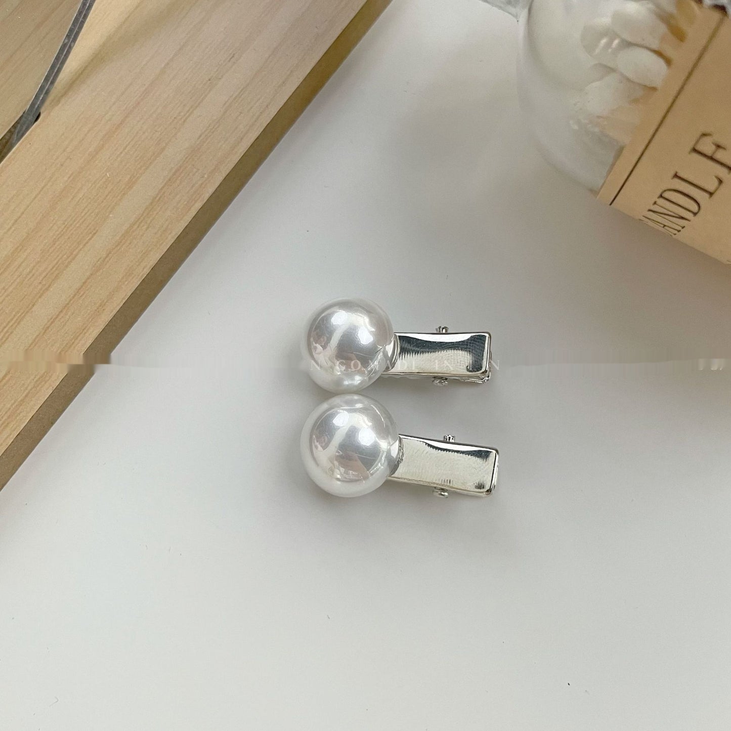 High-grade Matte Silver Bright Pearl Small Size Duckbill Barrettes